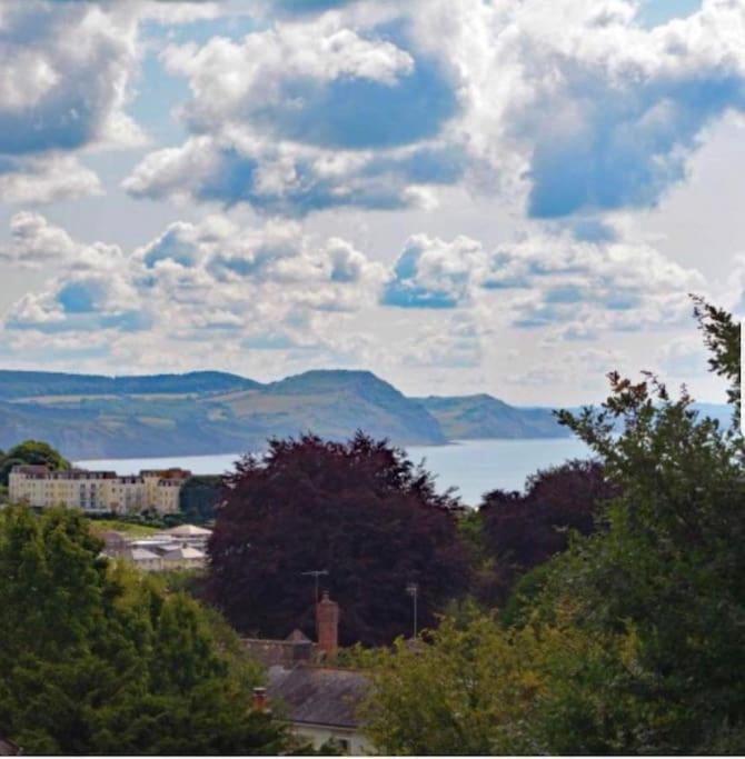 Beautiful Large Property, Sleeps 9 Walking Distance To The Sea , Beaches And Restaurants Fantastic Interior Лайм Риджис Екстериор снимка