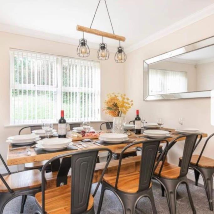 Beautiful Large Property, Sleeps 9 Walking Distance To The Sea , Beaches And Restaurants Fantastic Interior Лайм Риджис Екстериор снимка