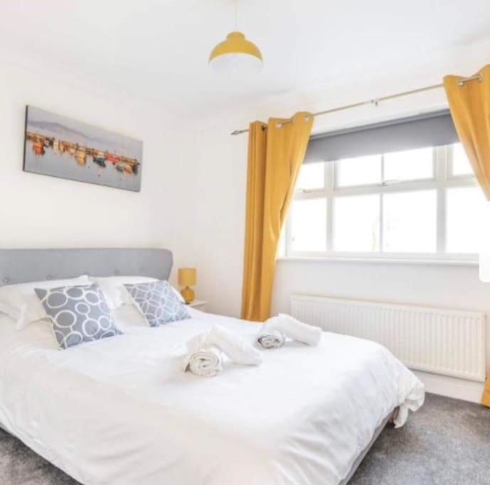 Beautiful Large Property, Sleeps 9 Walking Distance To The Sea , Beaches And Restaurants Fantastic Interior Лайм Риджис Екстериор снимка