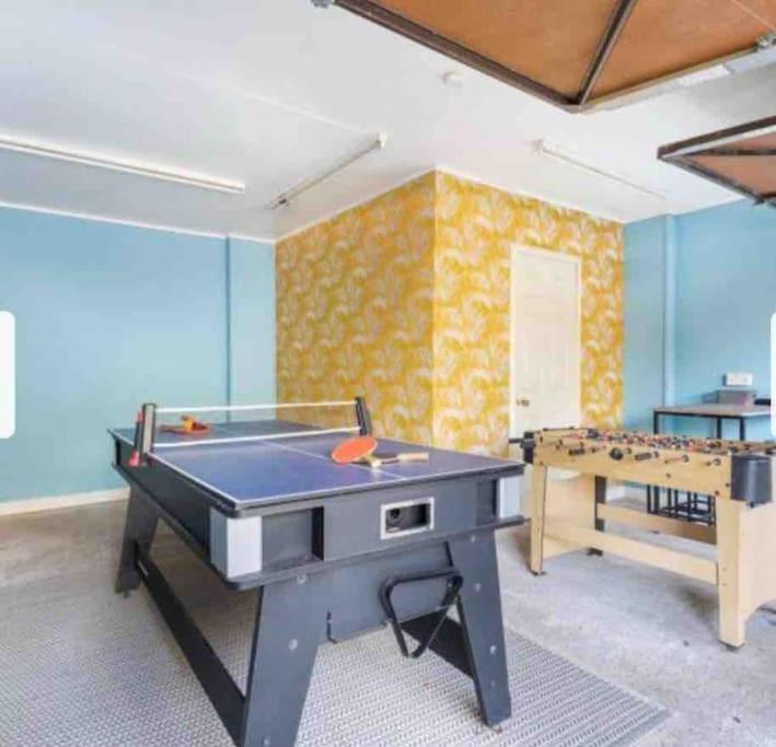 Beautiful Large Property, Sleeps 9 Walking Distance To The Sea , Beaches And Restaurants Fantastic Interior Лайм Риджис Екстериор снимка