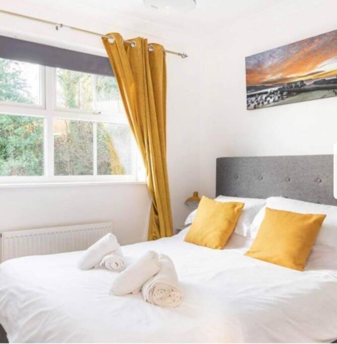 Beautiful Large Property, Sleeps 9 Walking Distance To The Sea , Beaches And Restaurants Fantastic Interior Лайм Риджис Екстериор снимка